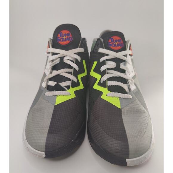 Nike Space Jam Looney Tunes Sz  7y/ 8 Women's - Picture 3 of 10